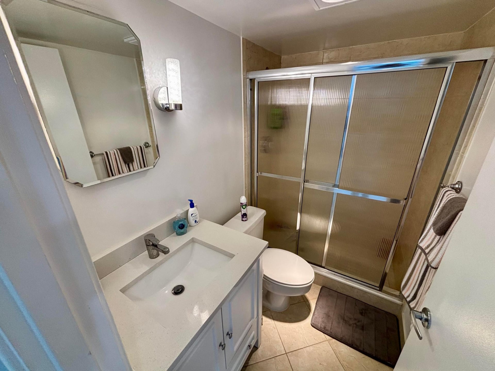 Unit 2105 photo 12