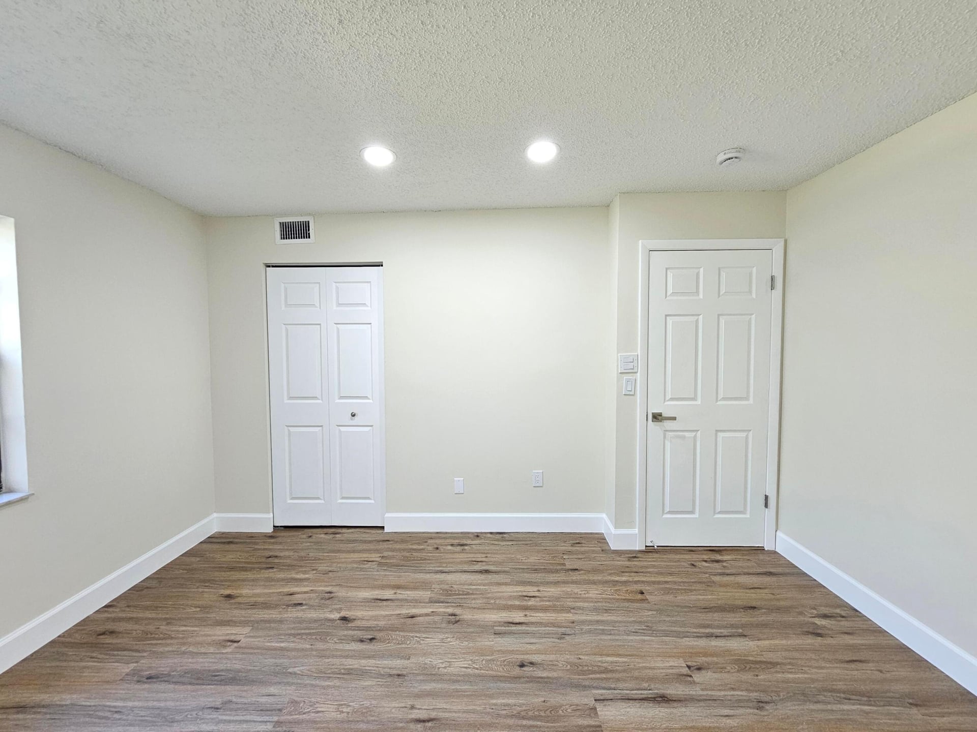 Unit 12e photo 21