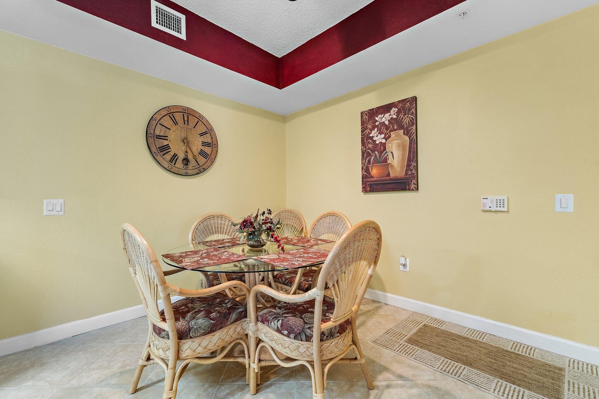 Unit 107 photo 5