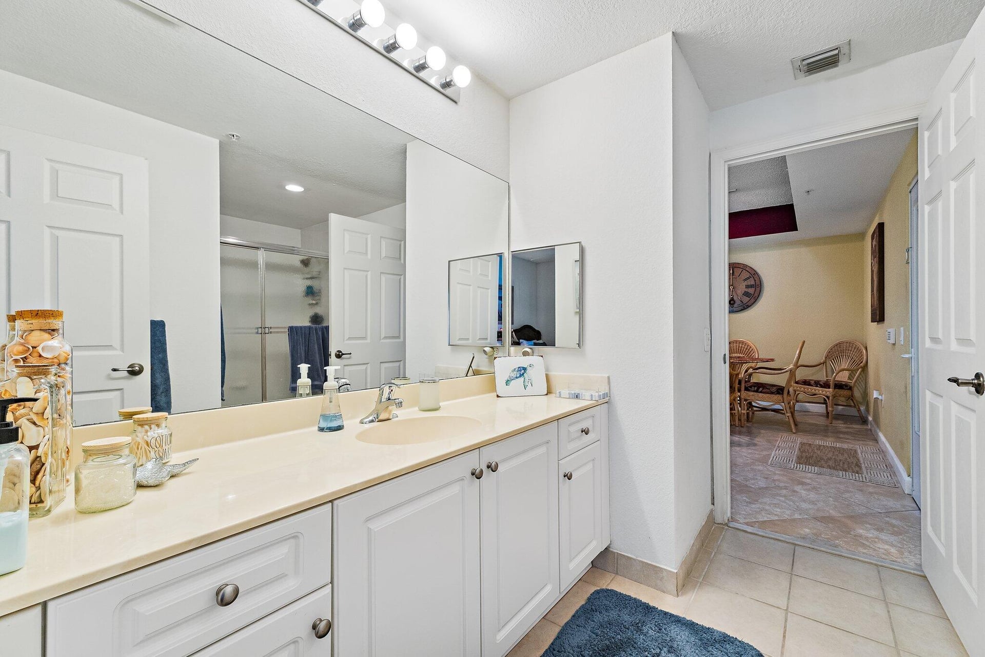 Unit 107 photo 19