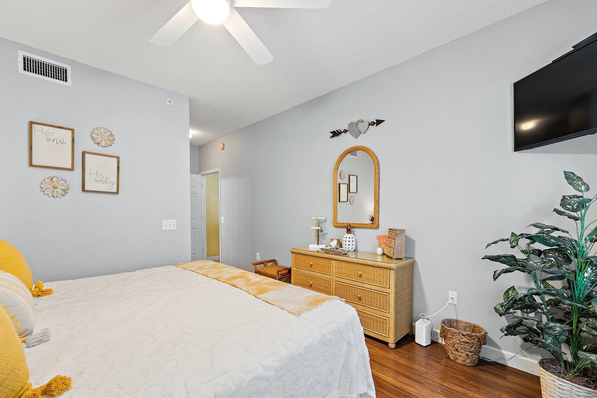 Unit 107 photo 25