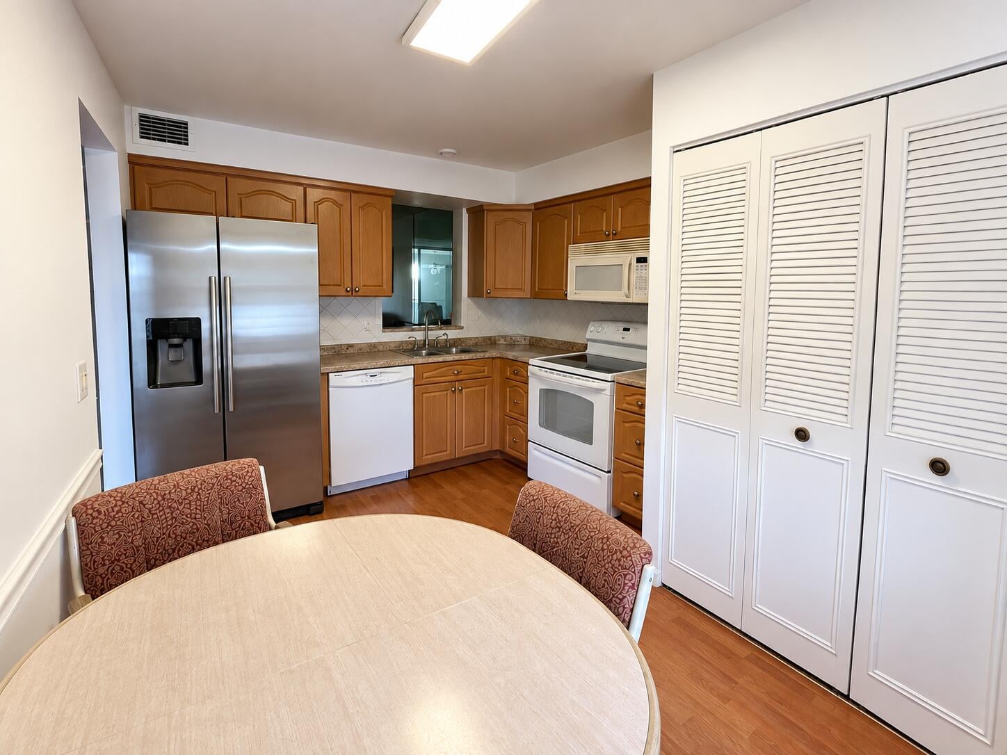 Unit 205 photo 3