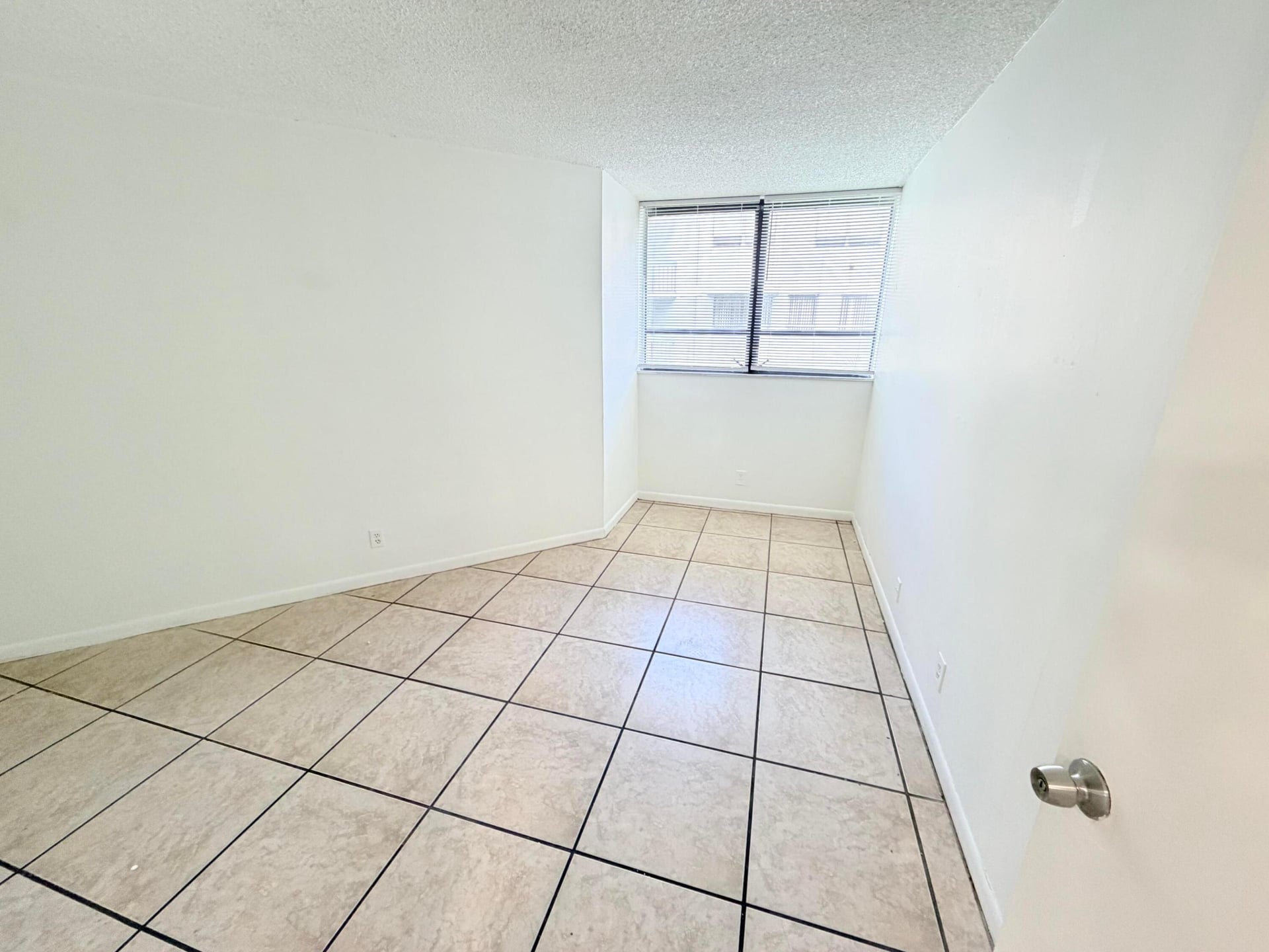 Unit 205 photo 10