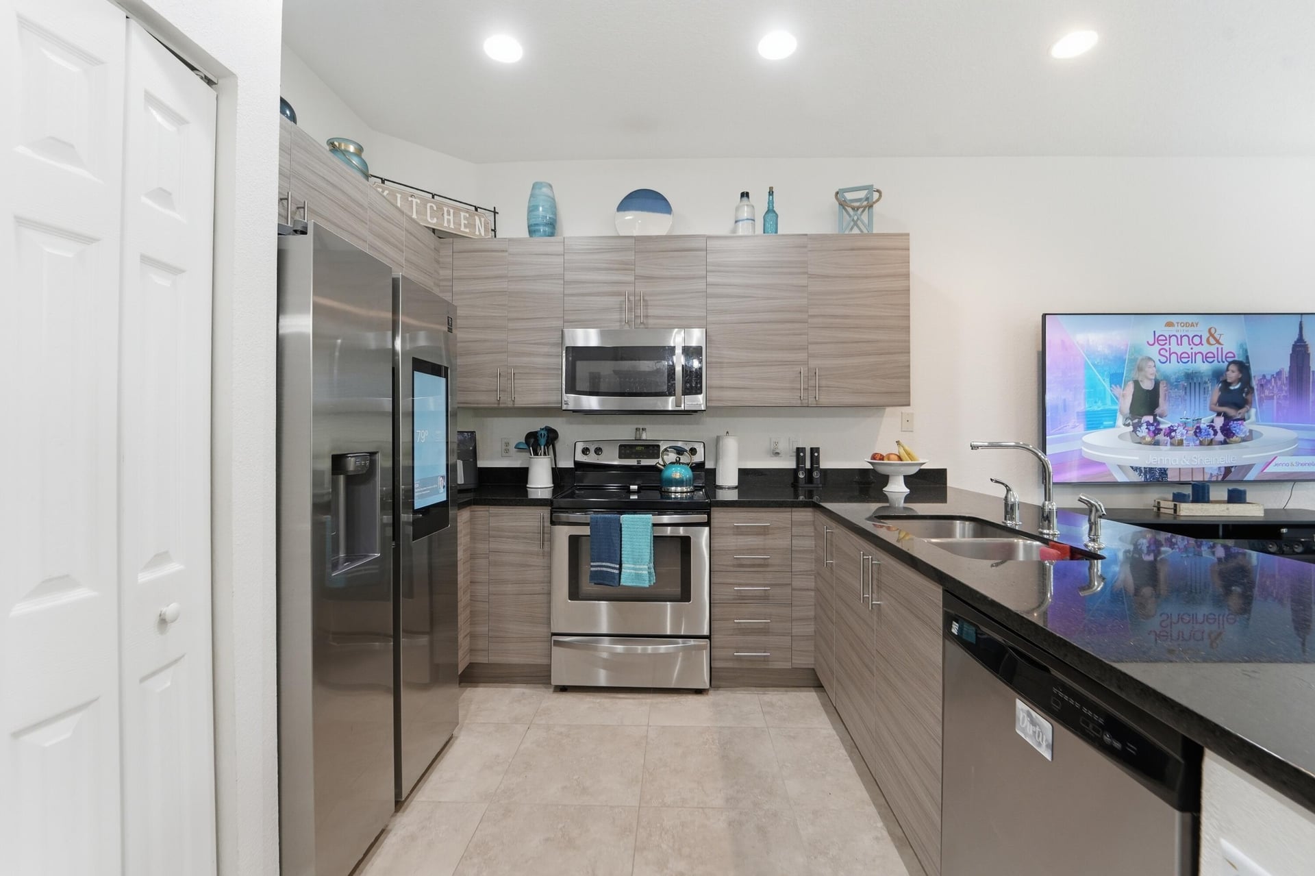 Unit 104 photo 18