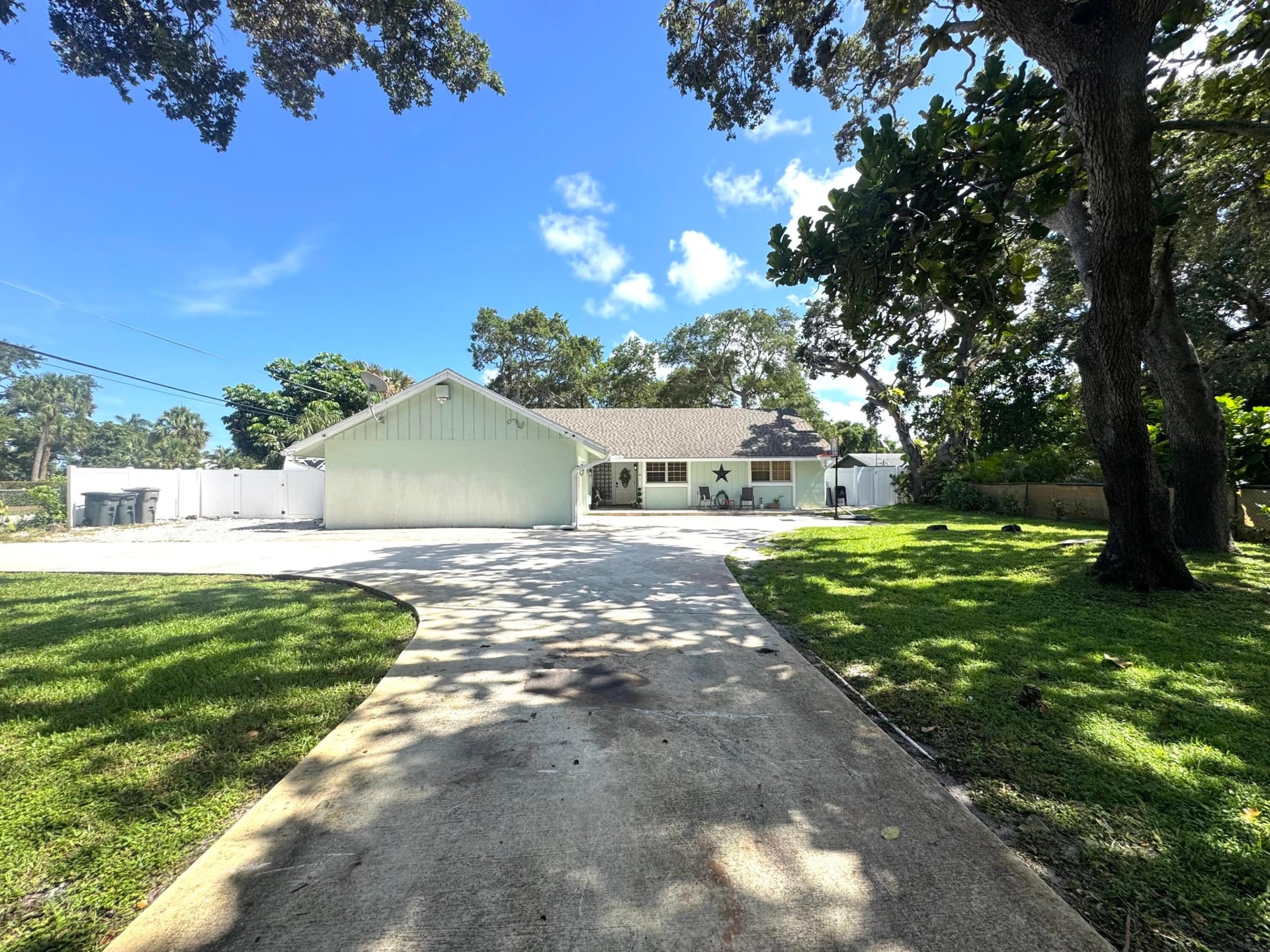 Residence photo 3