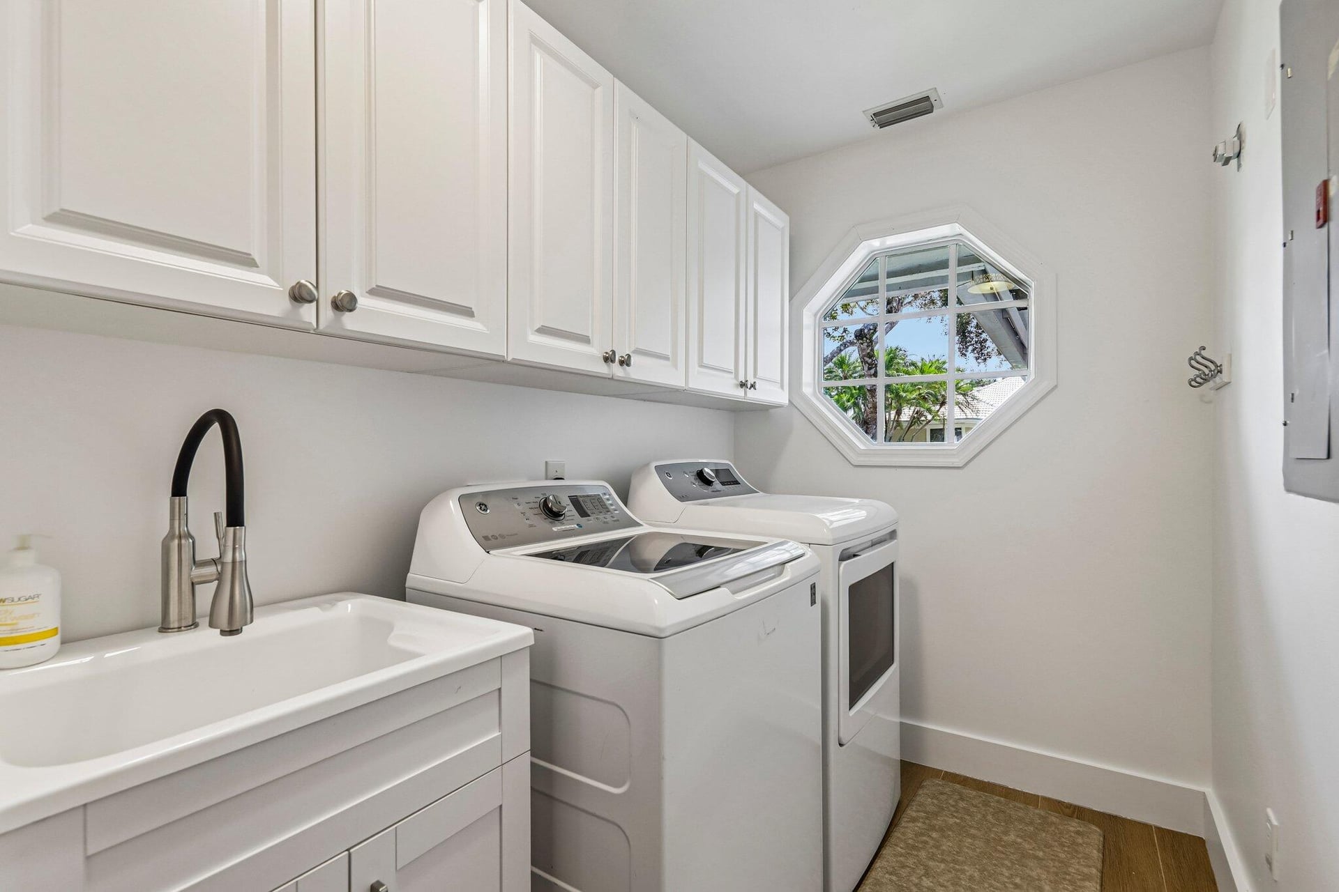 Residence photo 25