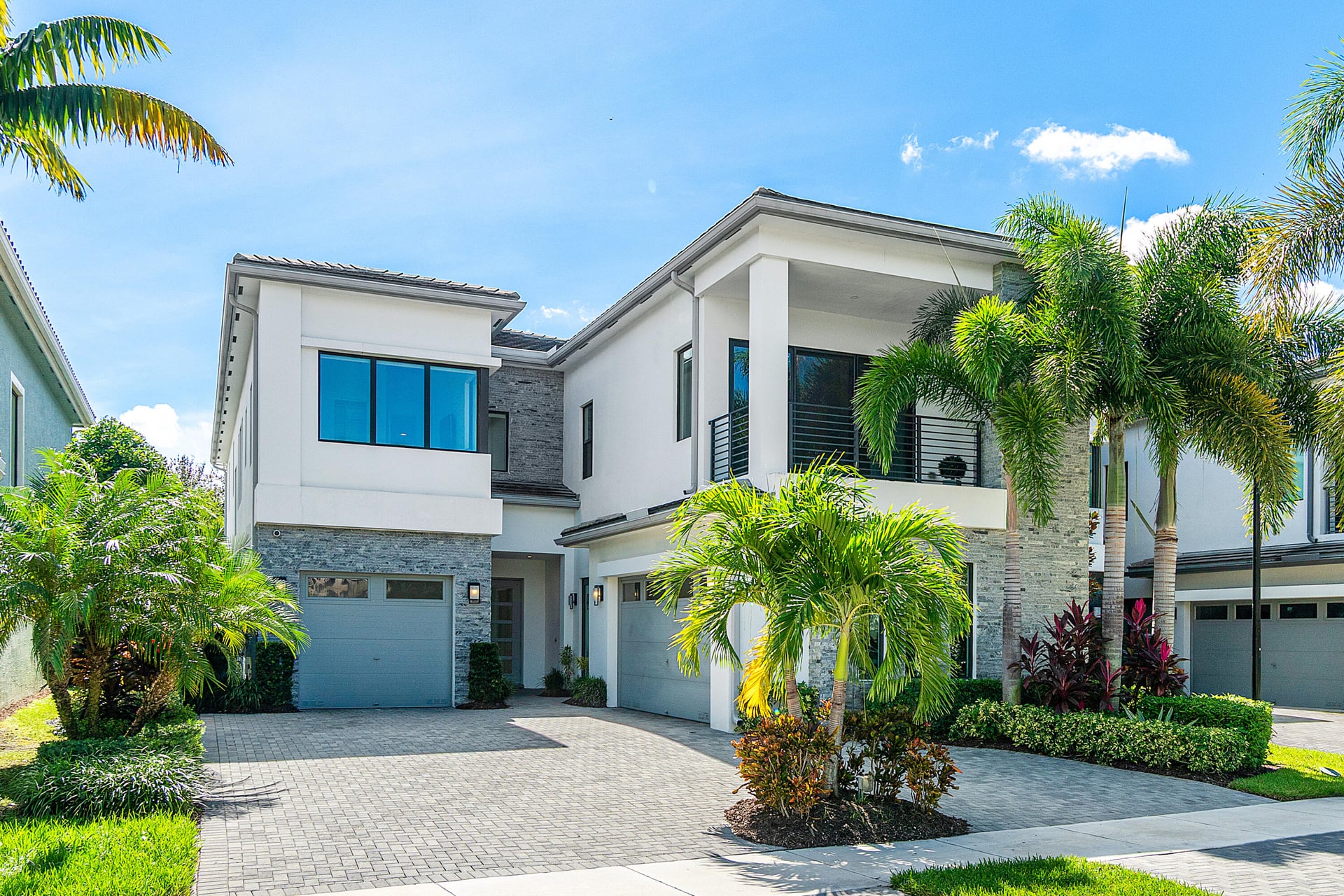 Residence photo 2