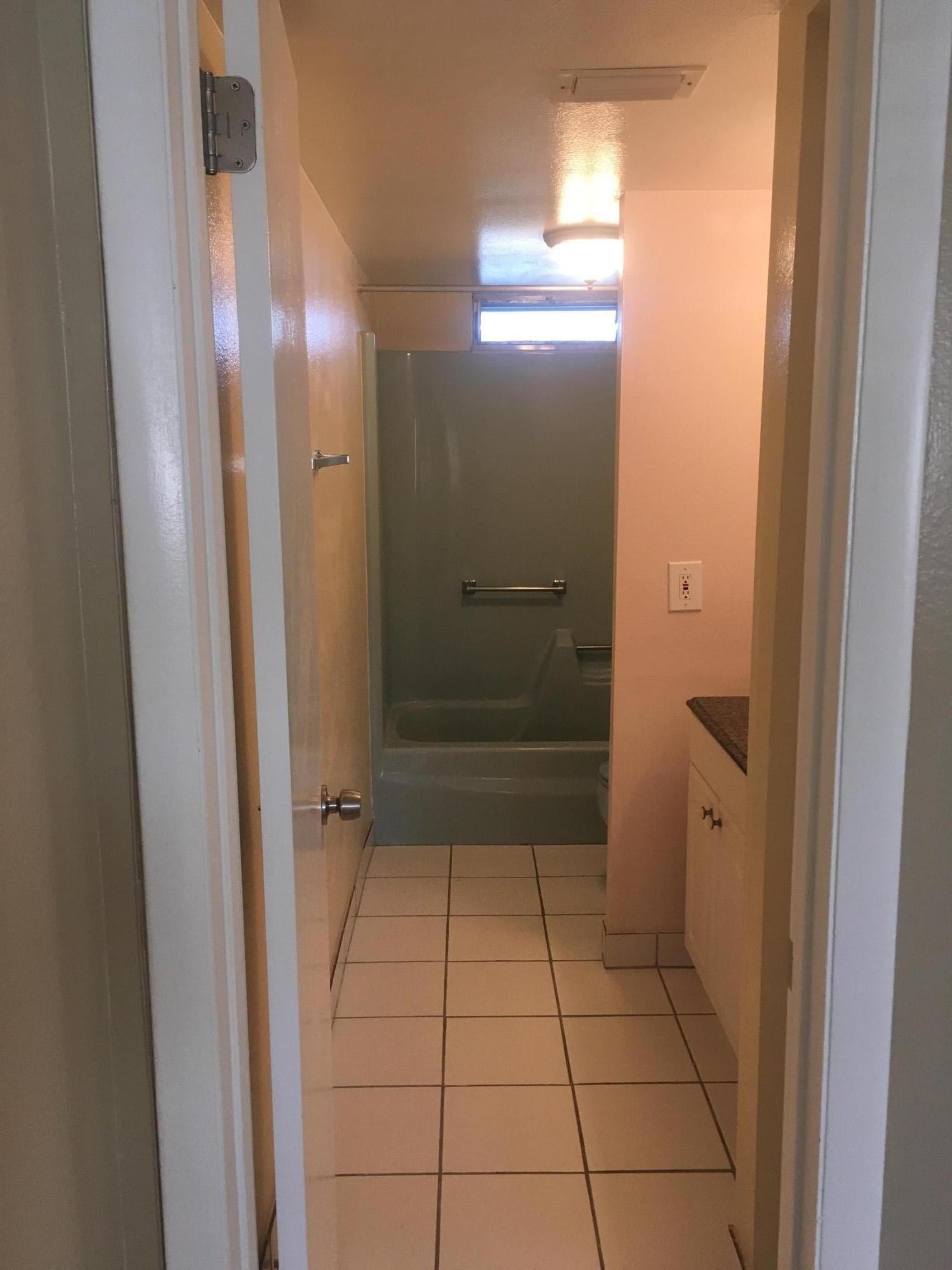 Unit 1080 photo 18