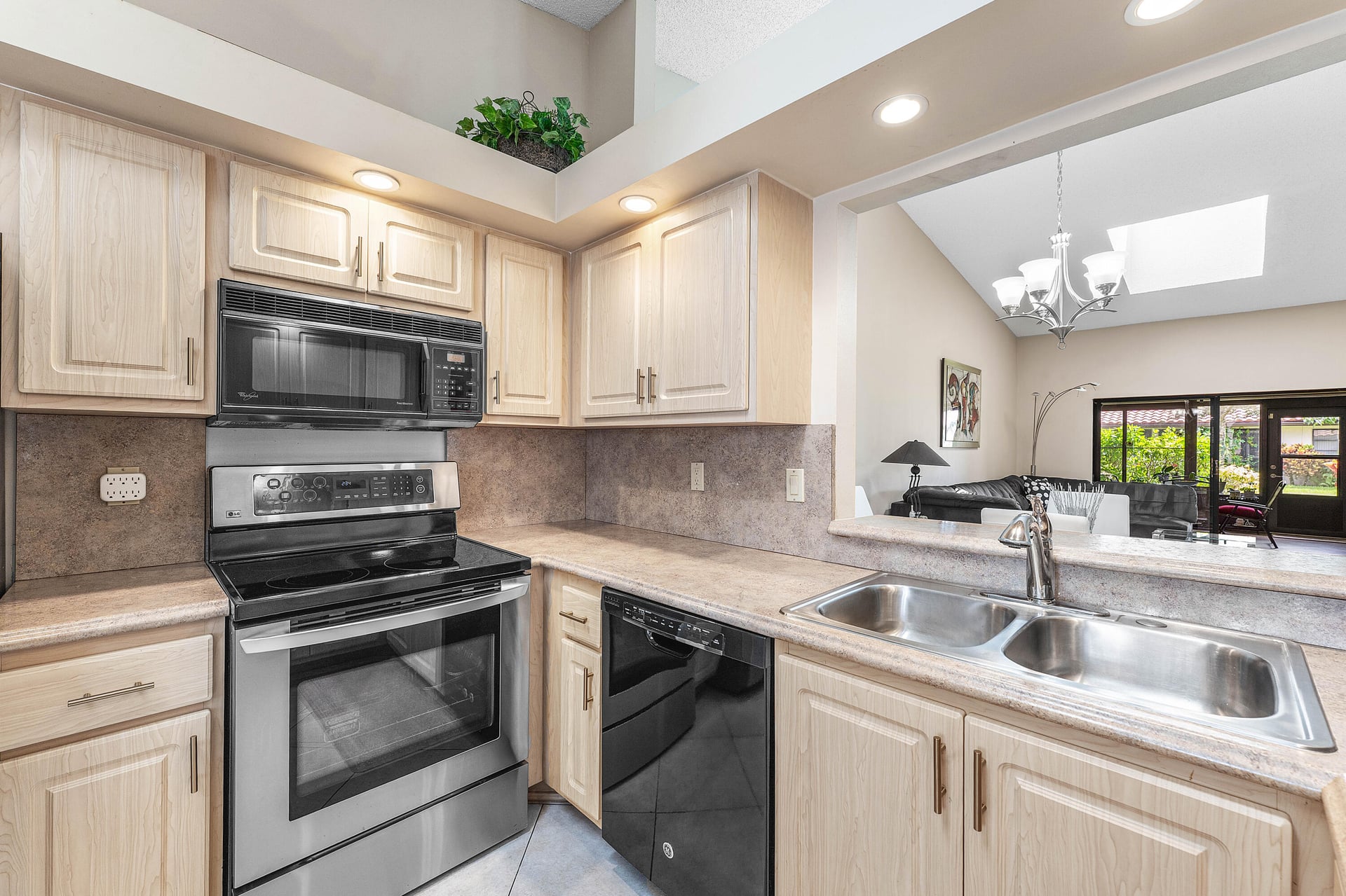 Residence photo 6