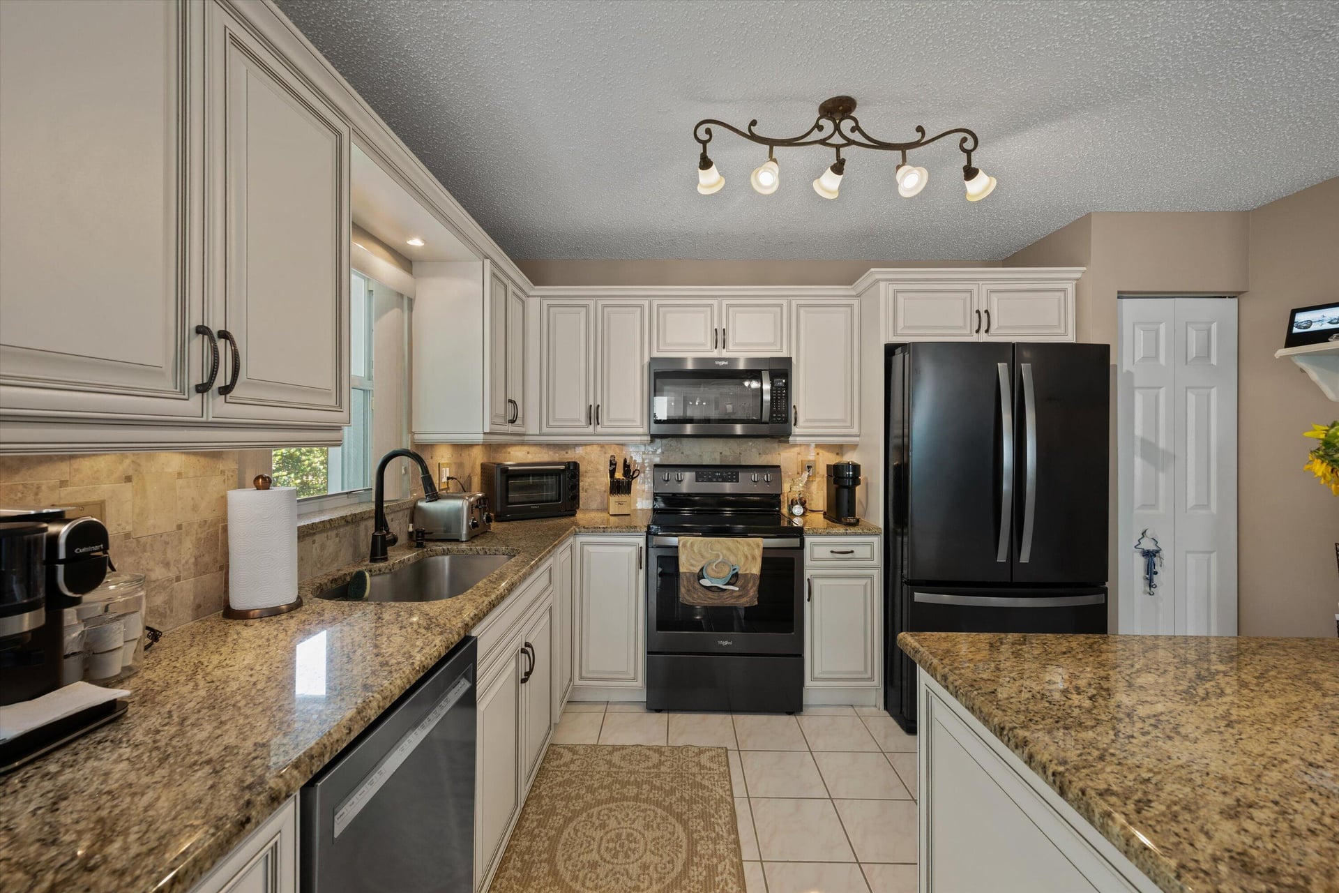 Residence photo 19