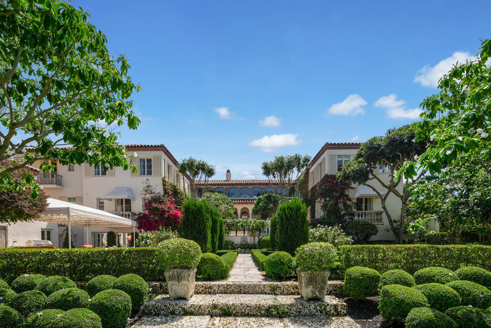 Residence photo 5