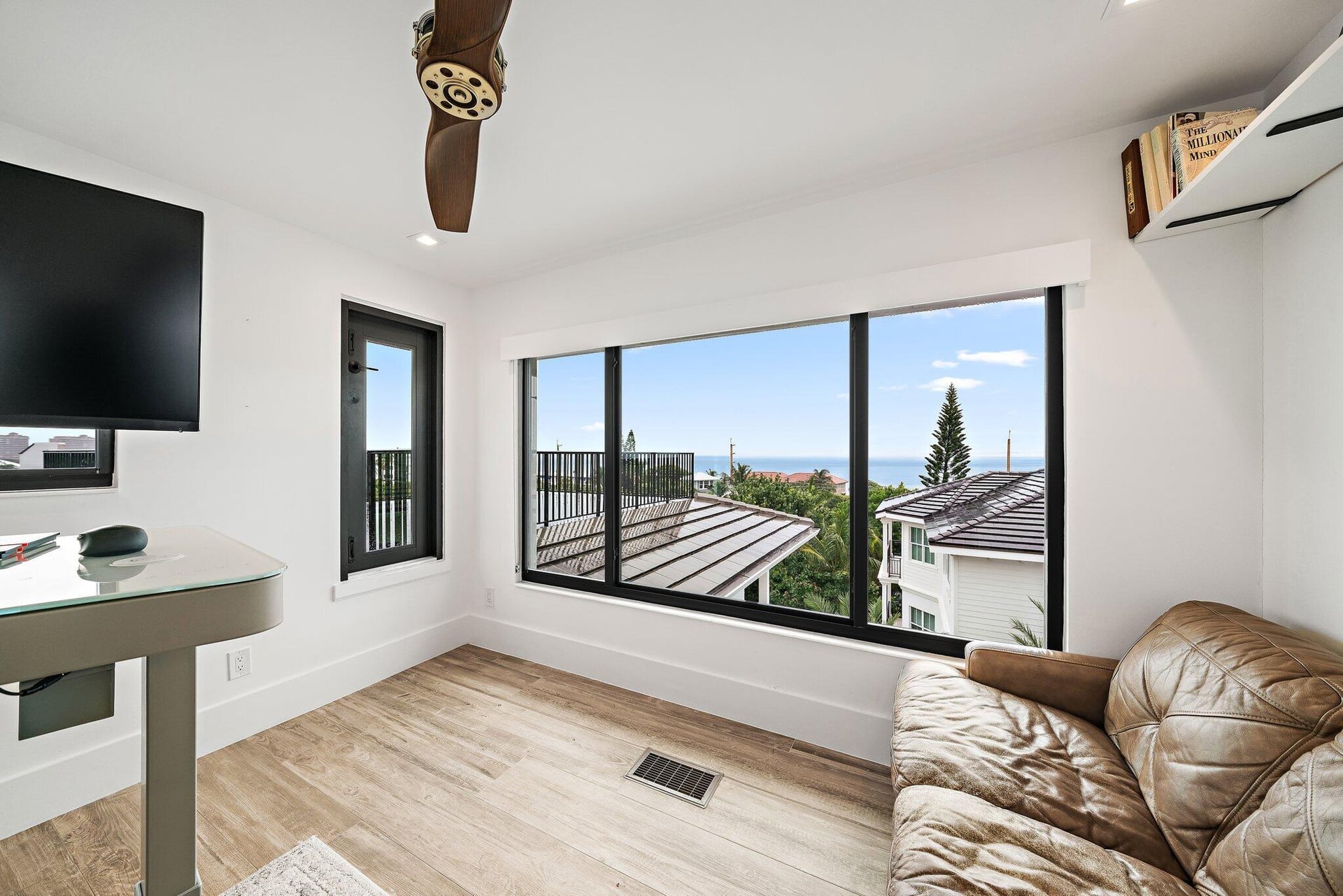 Residence photo 62