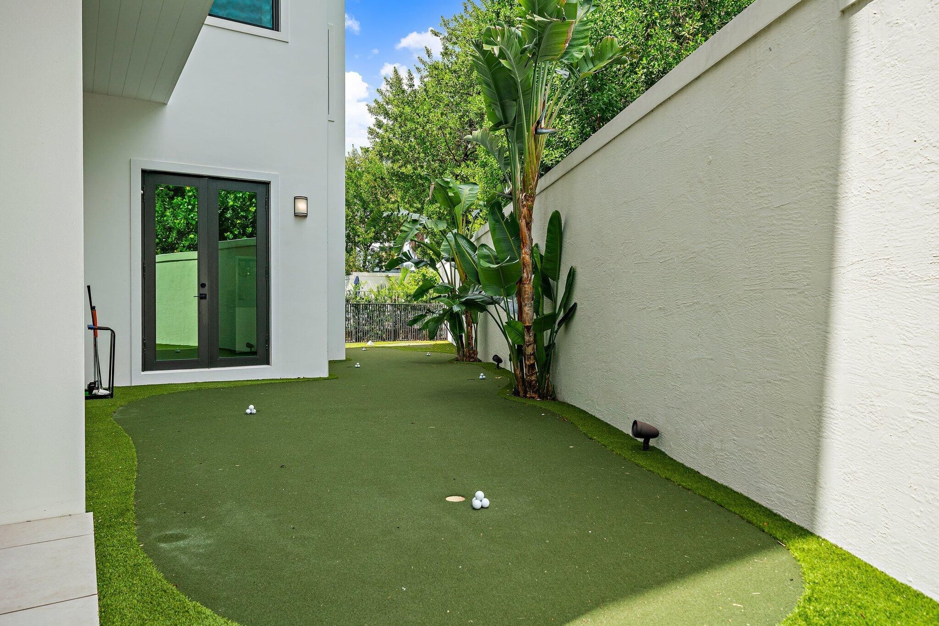 Residence photo 68