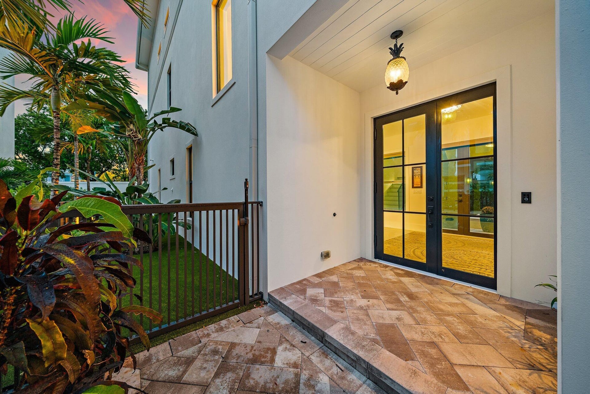 Residence photo 77