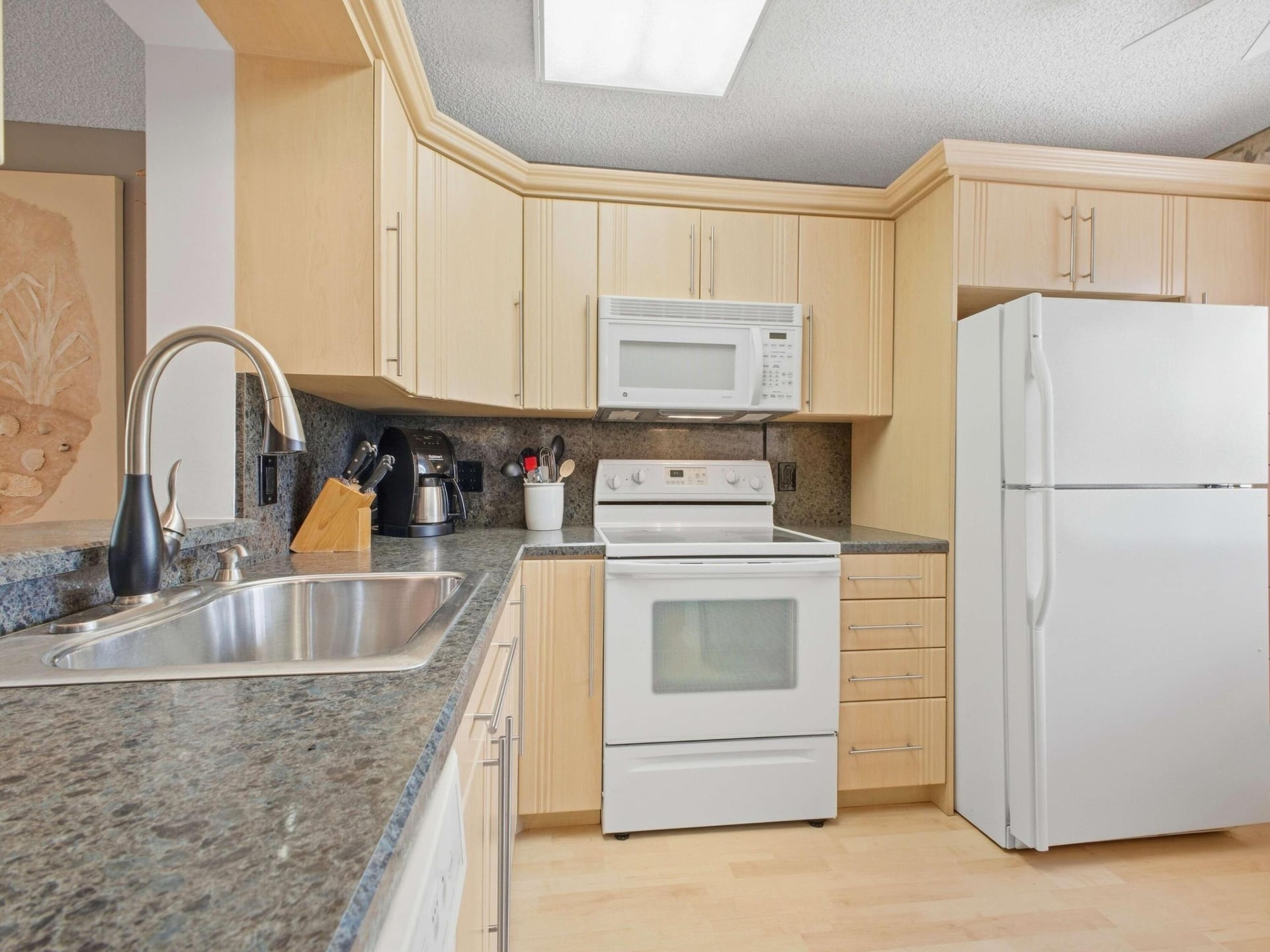 Unit 205 photo 3