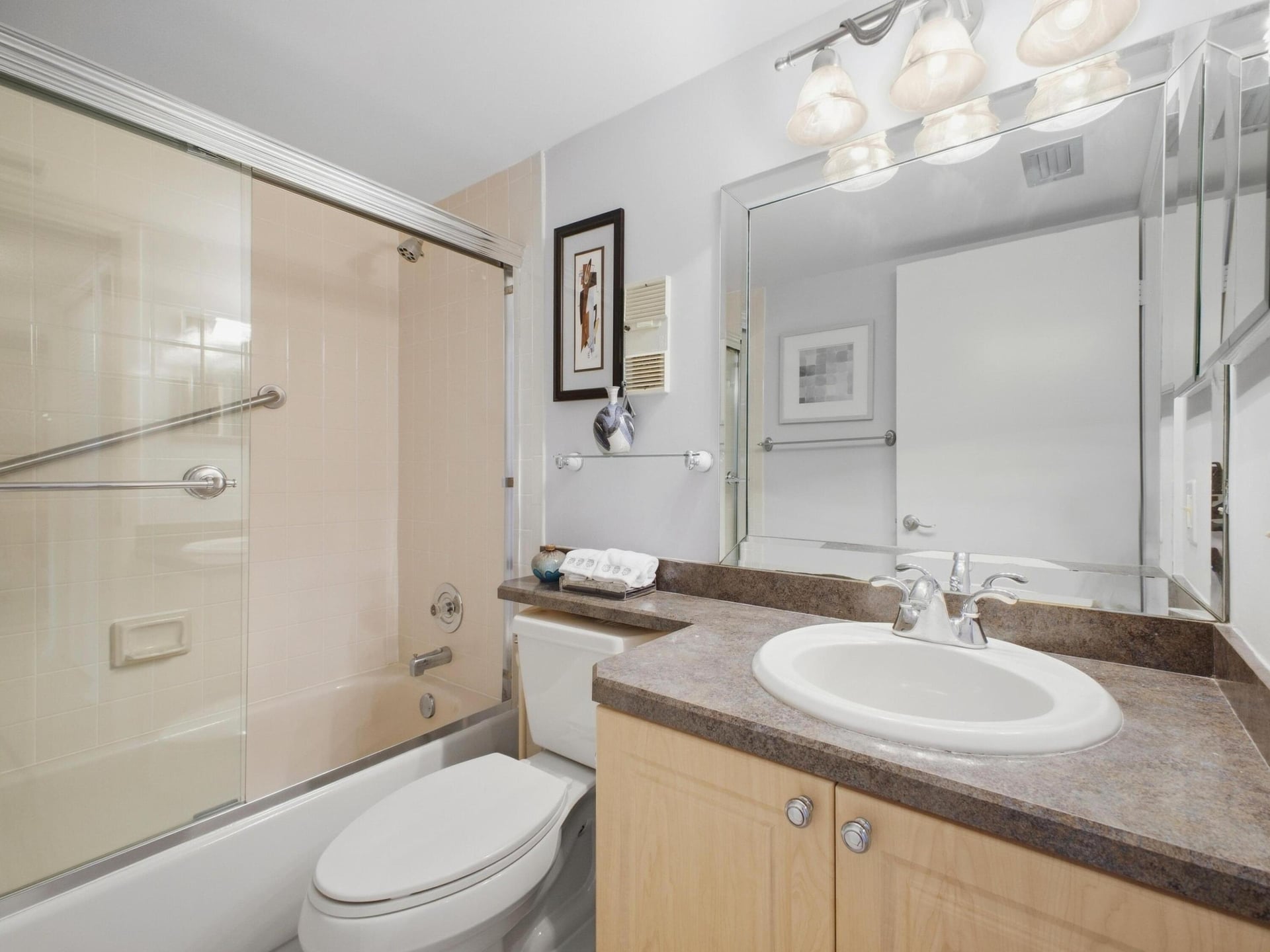 Unit 205 photo 17