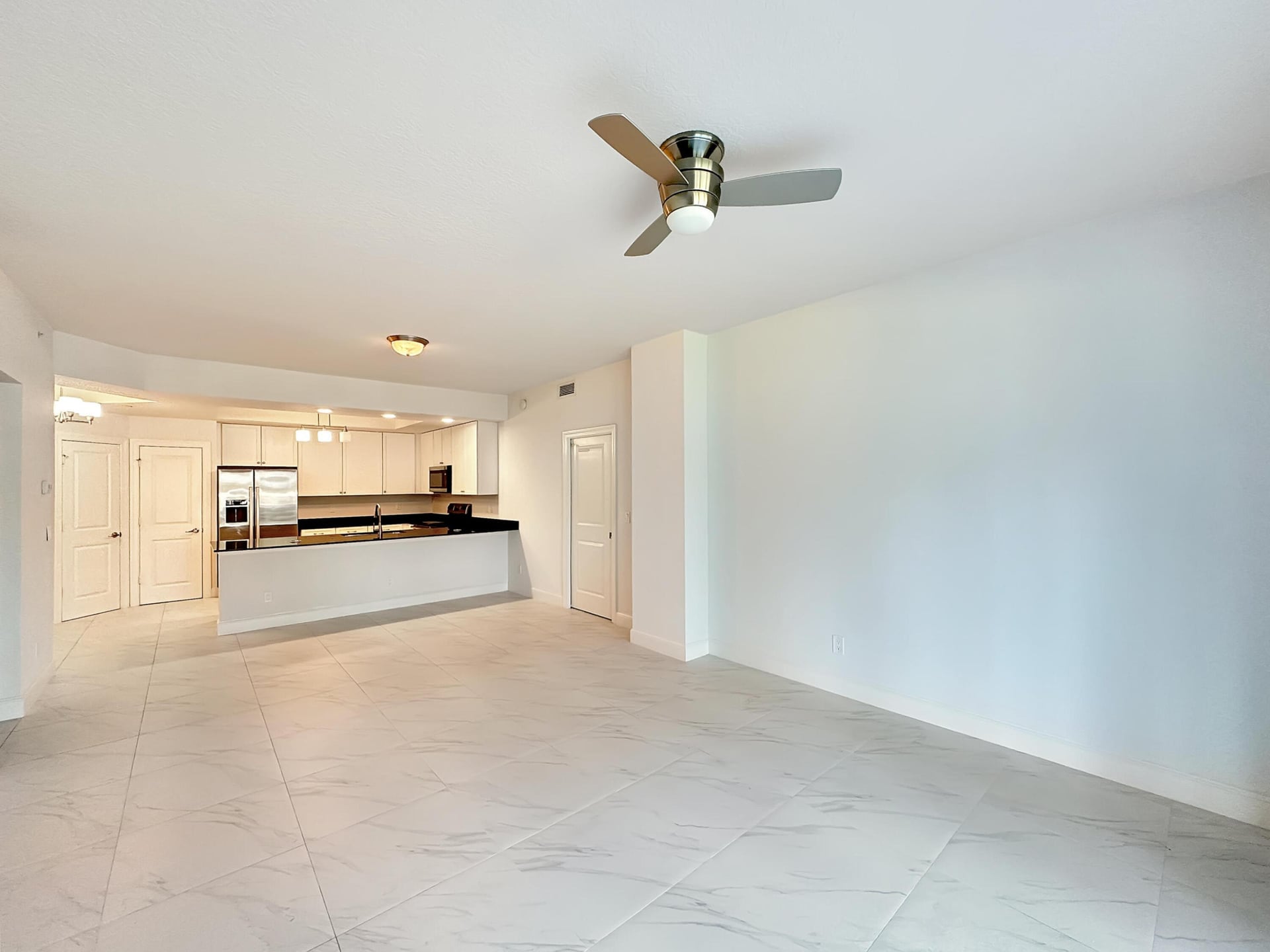  Unit 312 photo 5