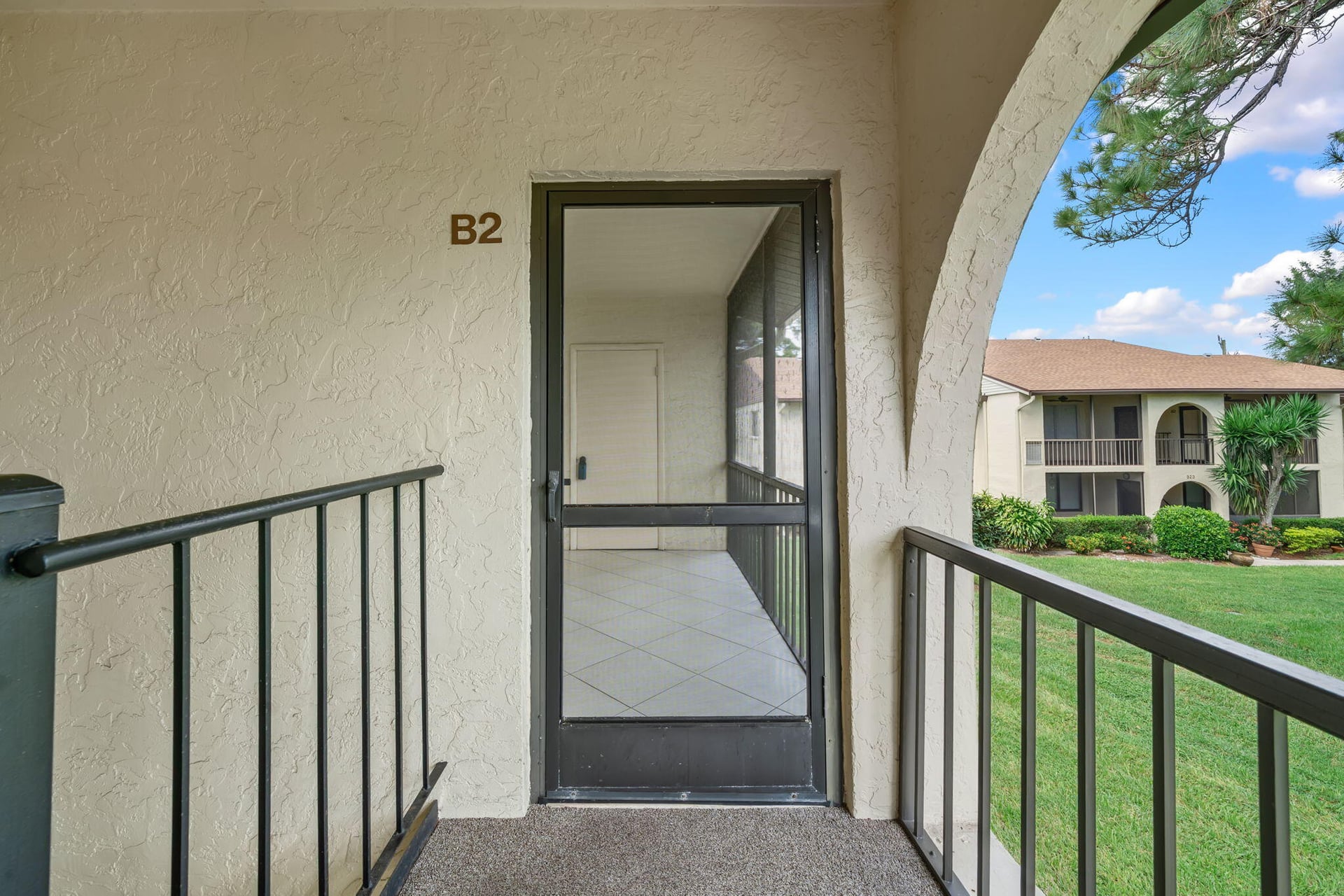 Unit B-2 photo 5