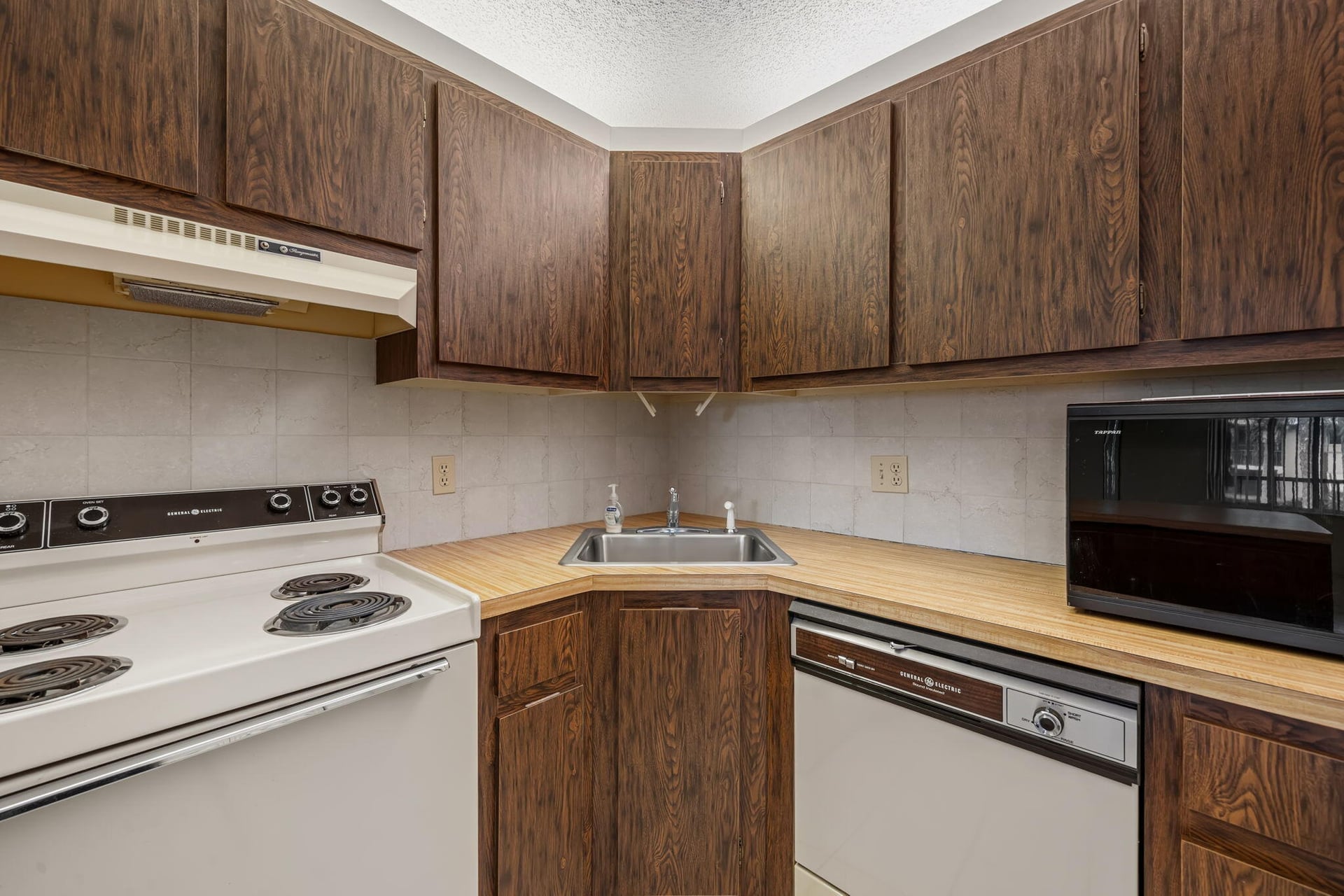 Unit B-2 photo 13