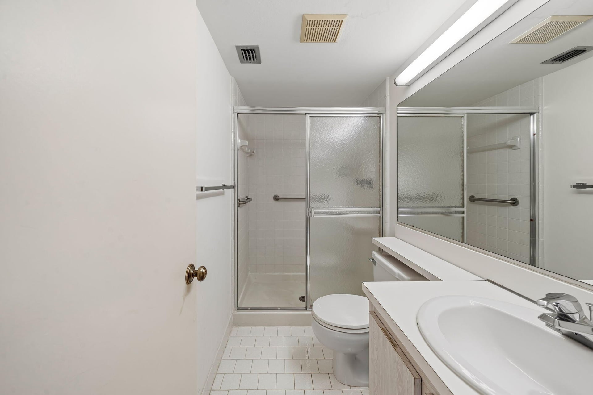 Unit B-2 photo 23
