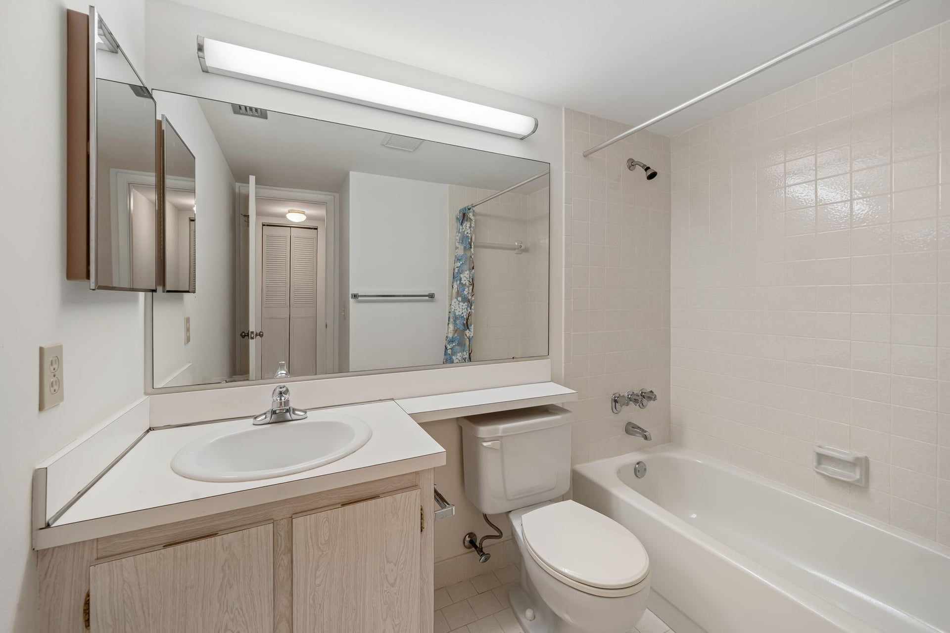 Unit B-2 photo 27