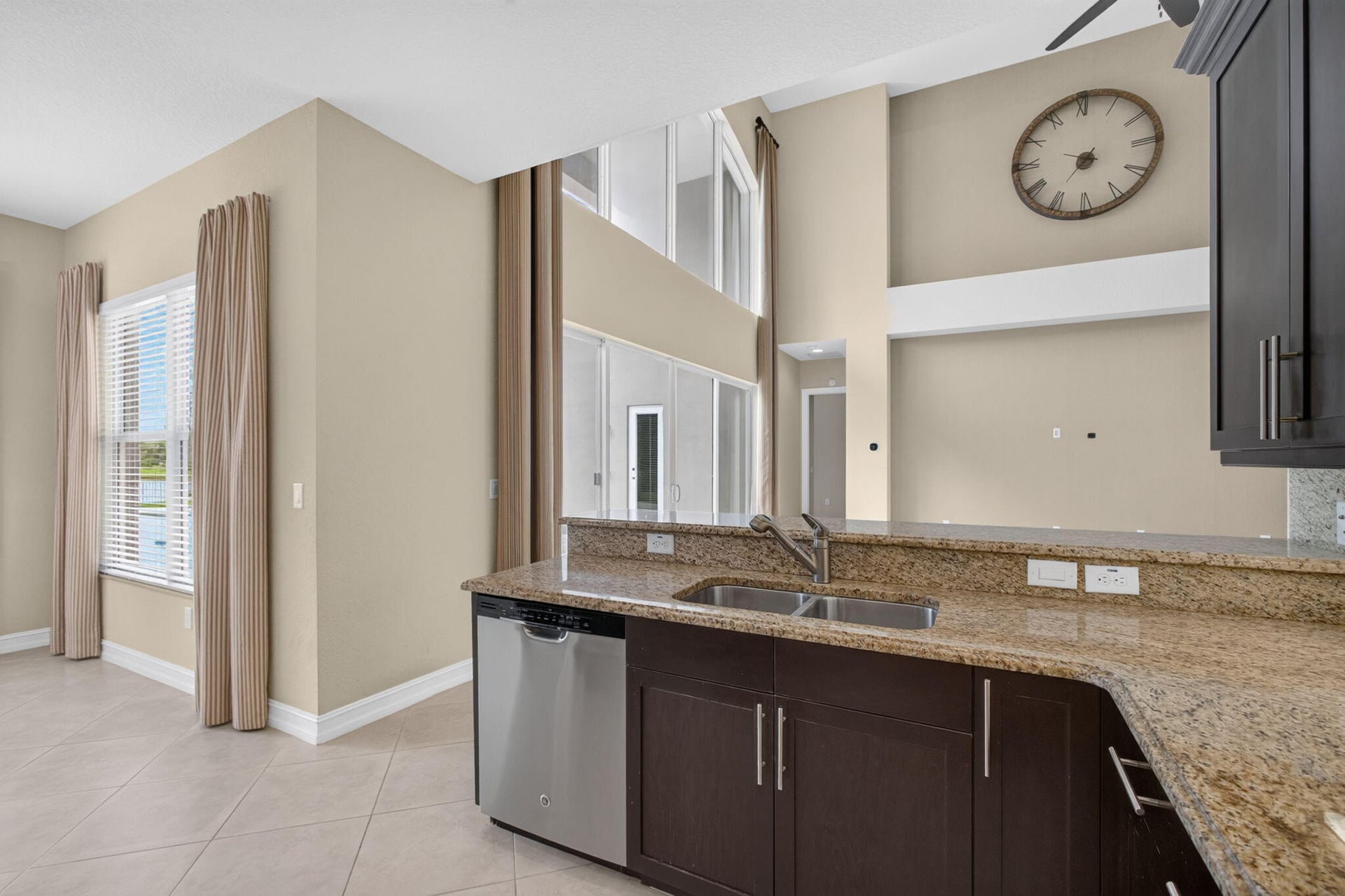 Residence photo 49