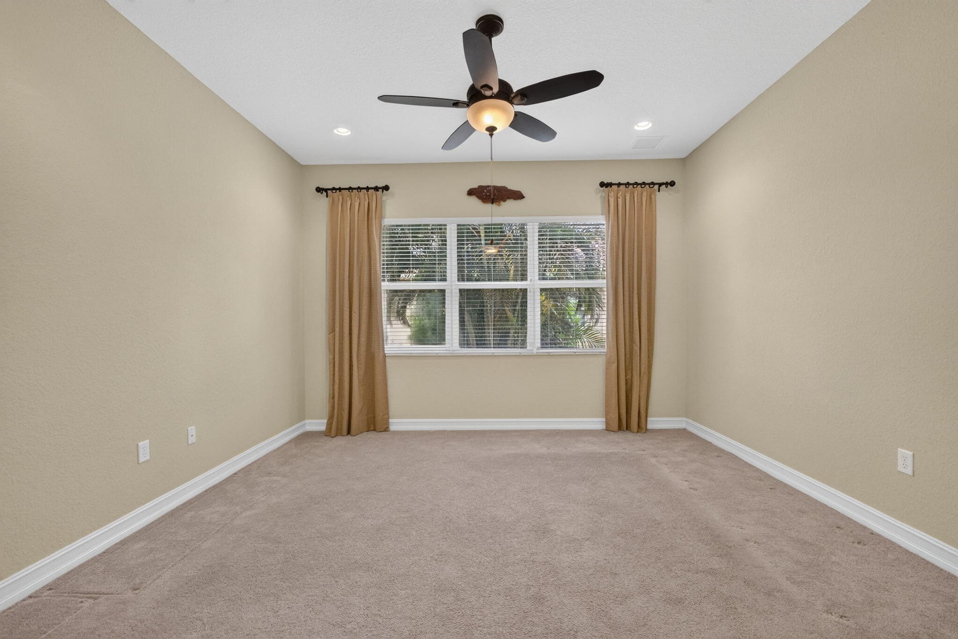 Residence photo 53