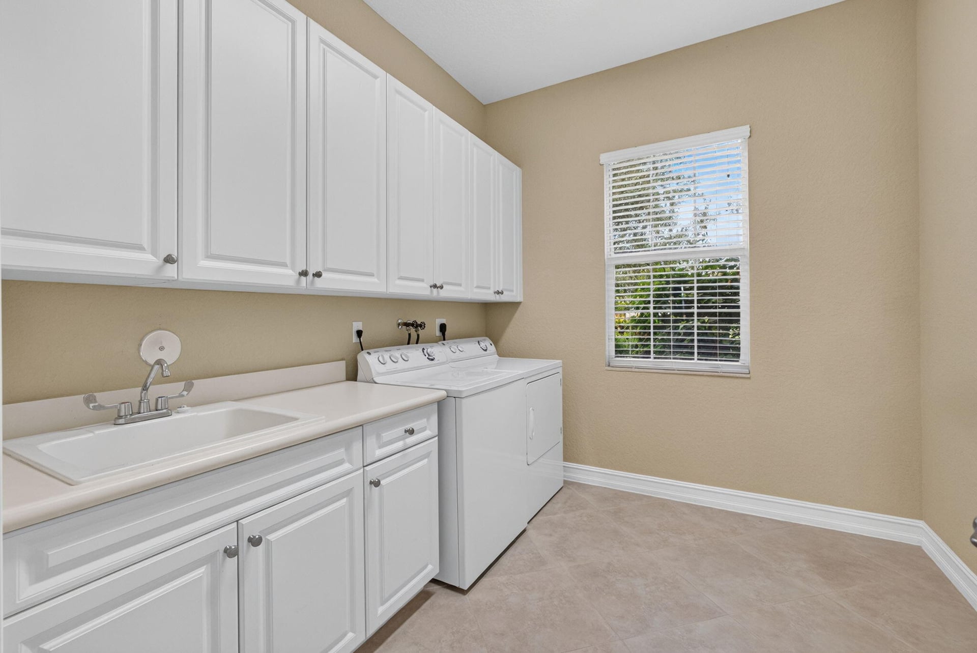 Residence photo 56