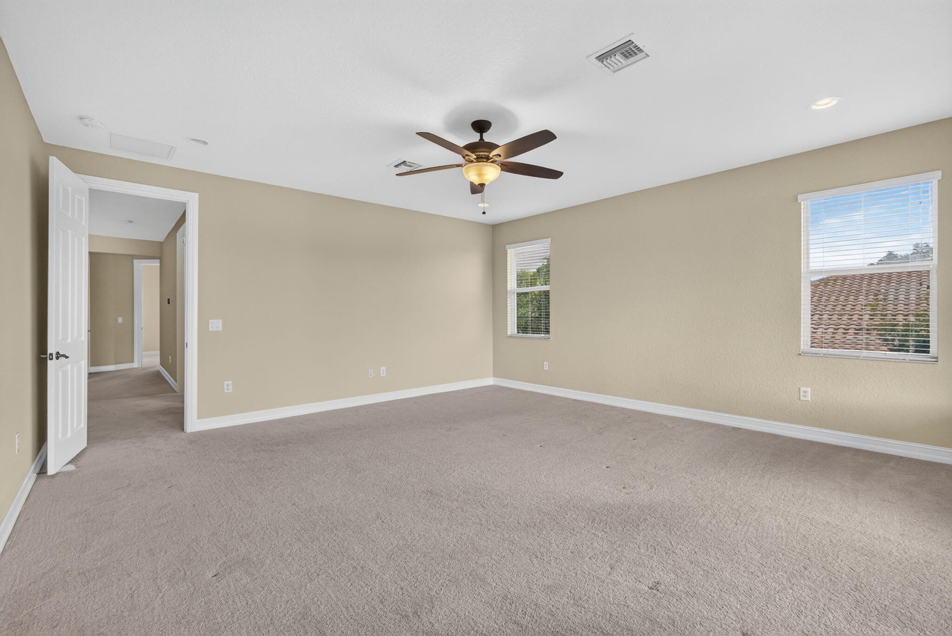 Residence photo 76