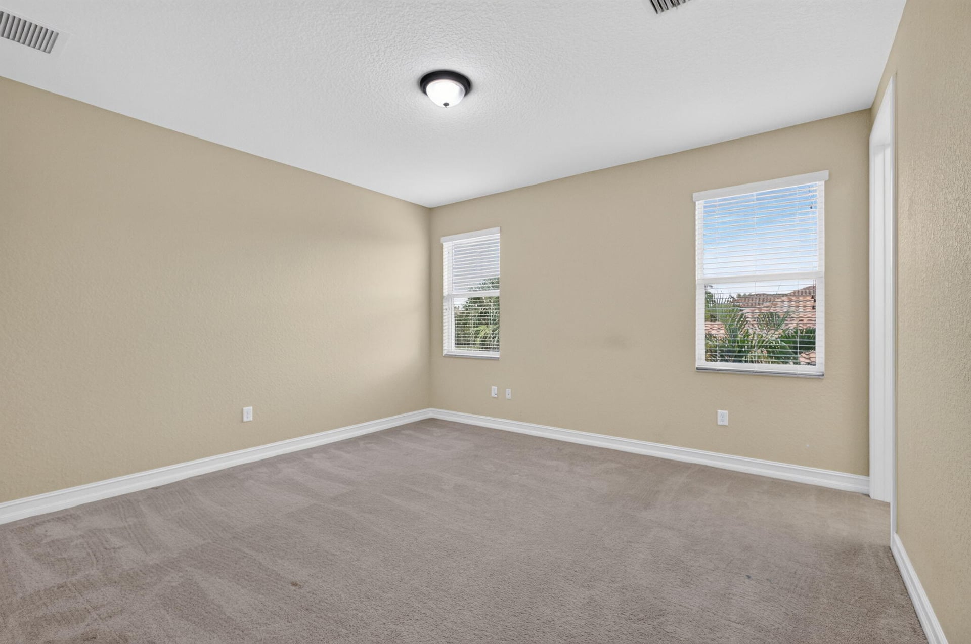 Residence photo 79