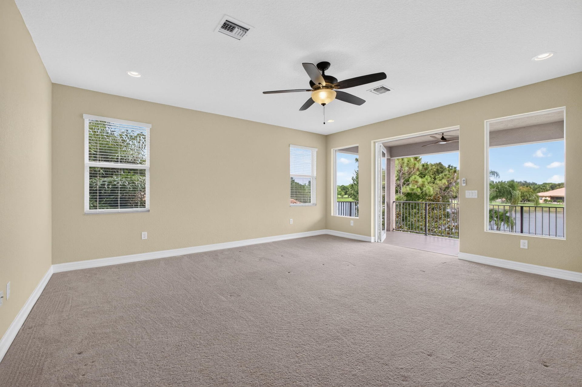 Residence photo 89