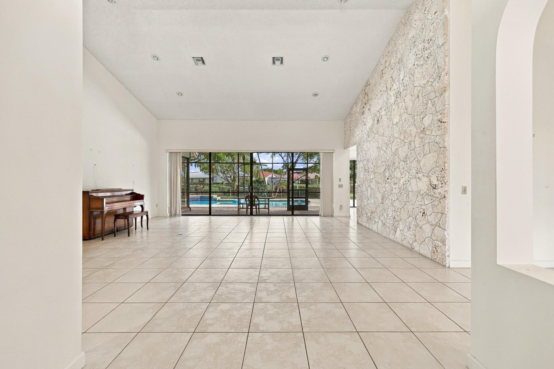 Residence photo 5
