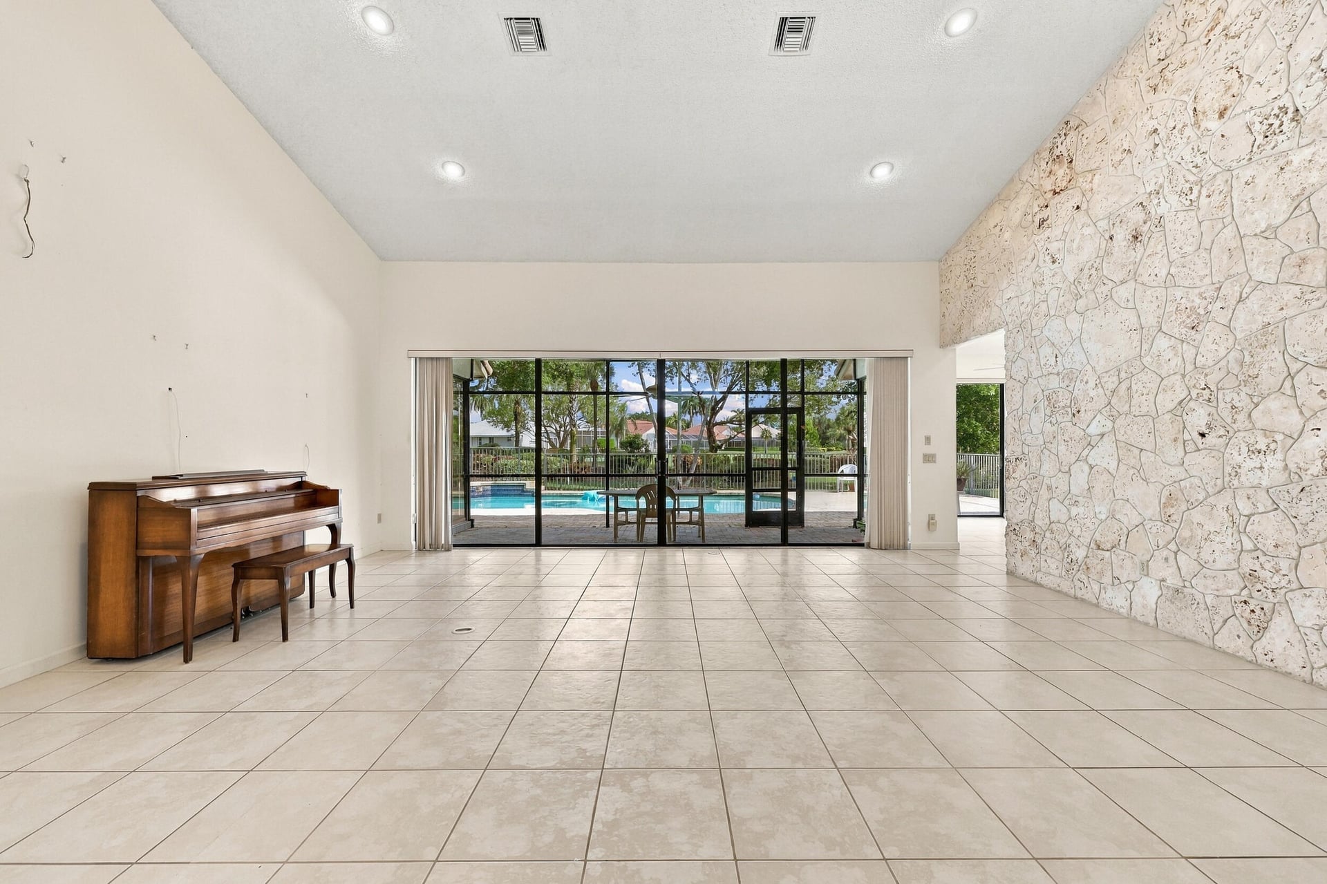Residence photo 6