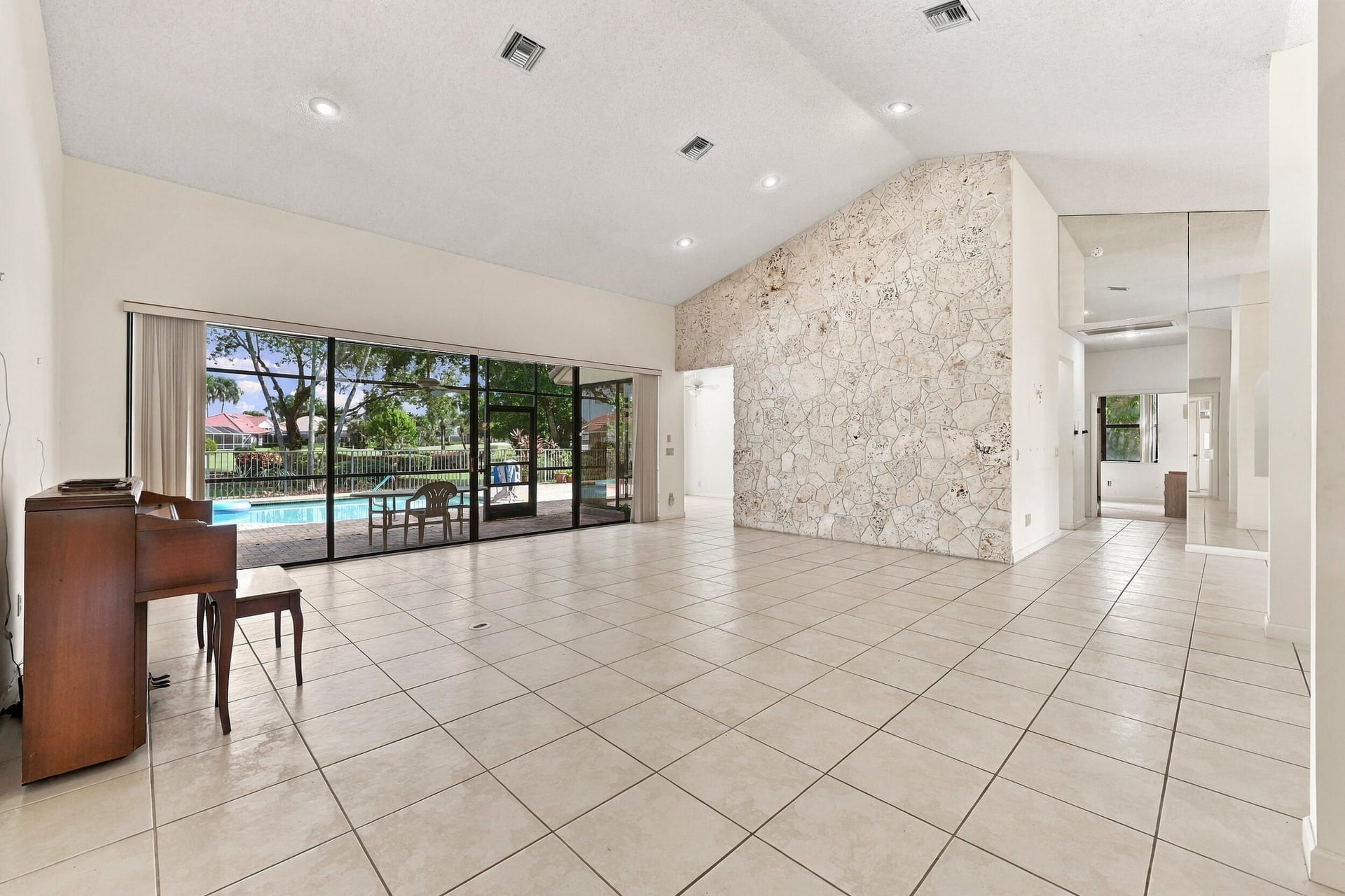 Residence photo 7