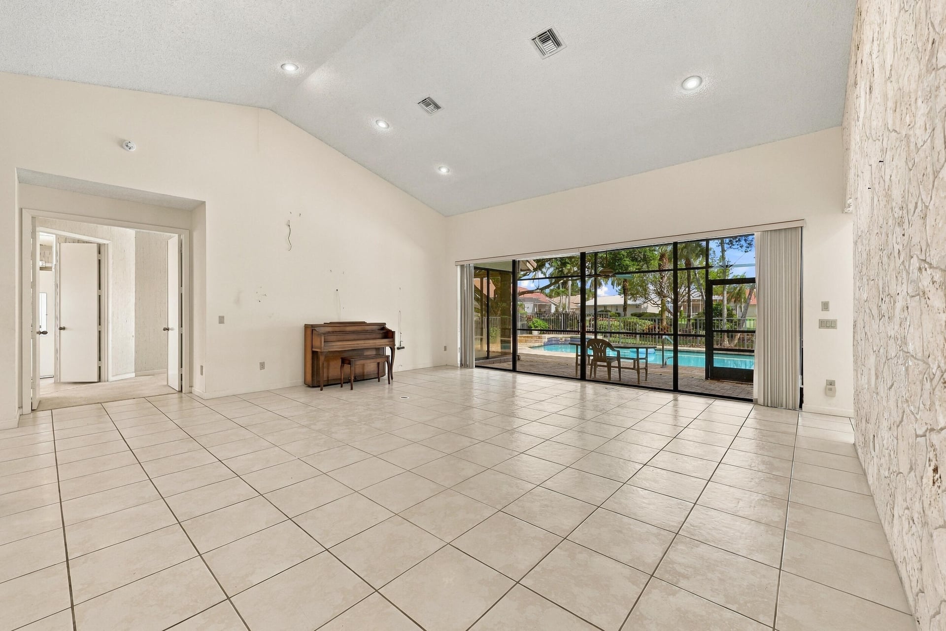 Residence photo 8