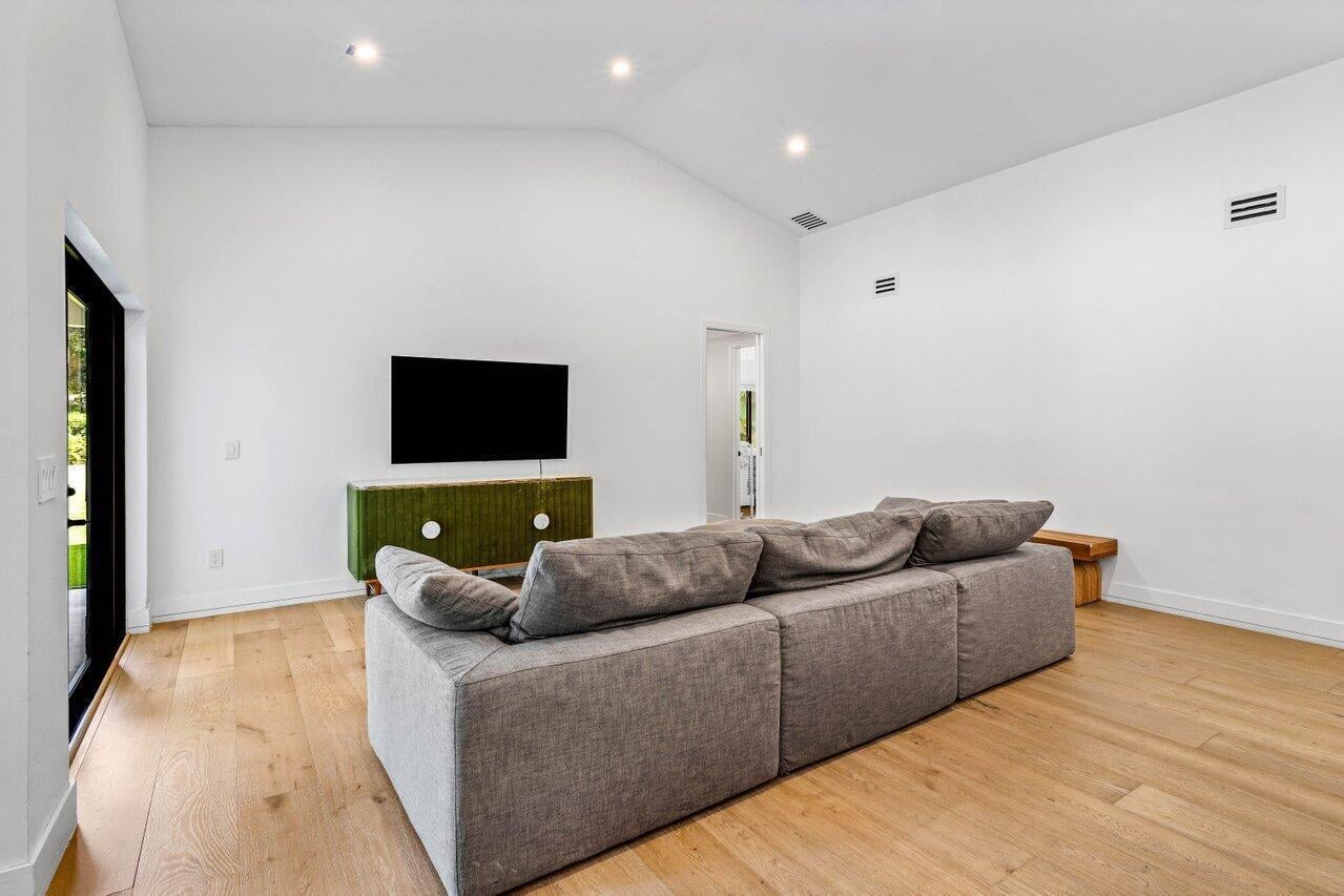  Residence photo 18