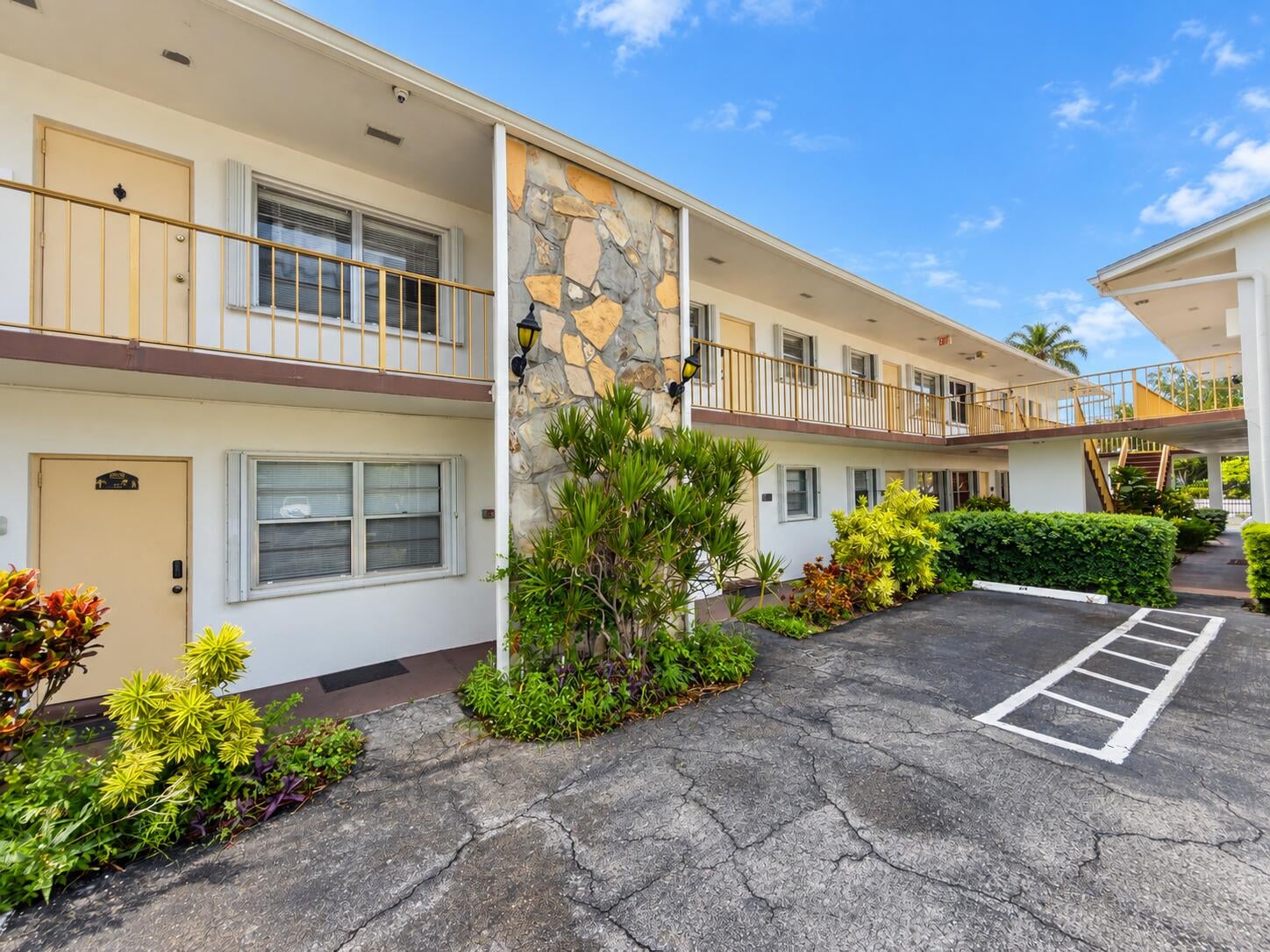 Residence photo 2