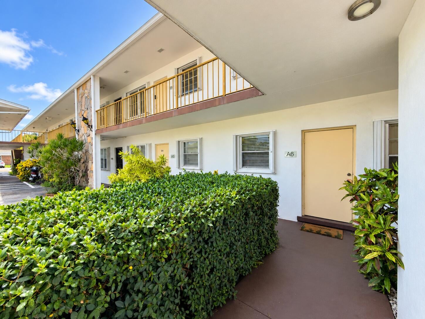 Residence photo 3