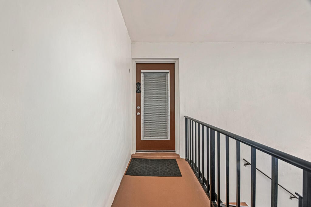 Unit 445 photo 2