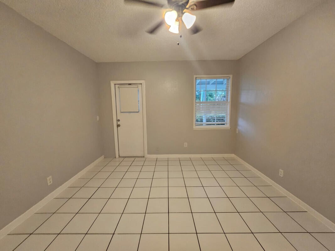  Unit 15 photo 5