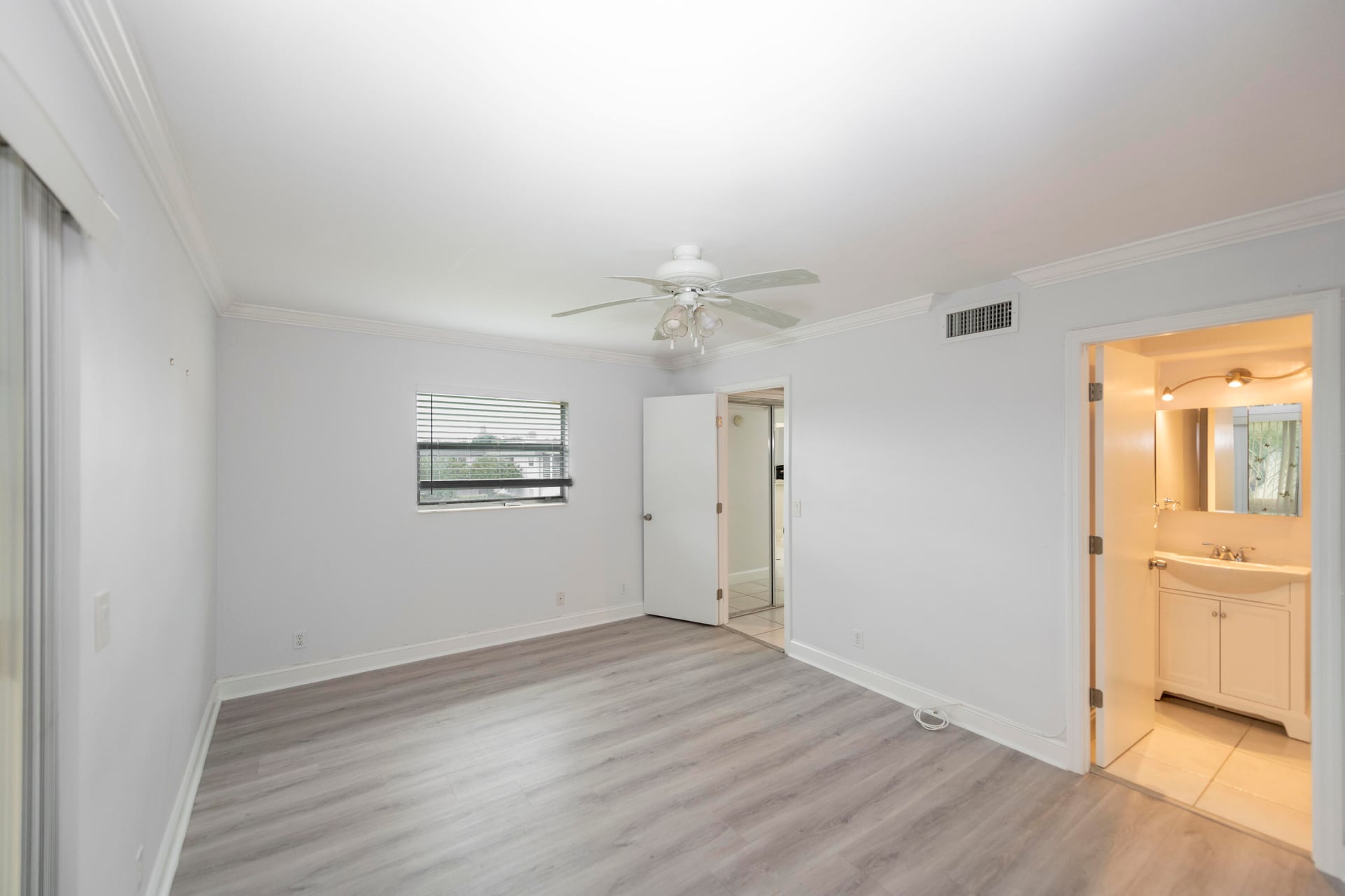 Residence photo 16