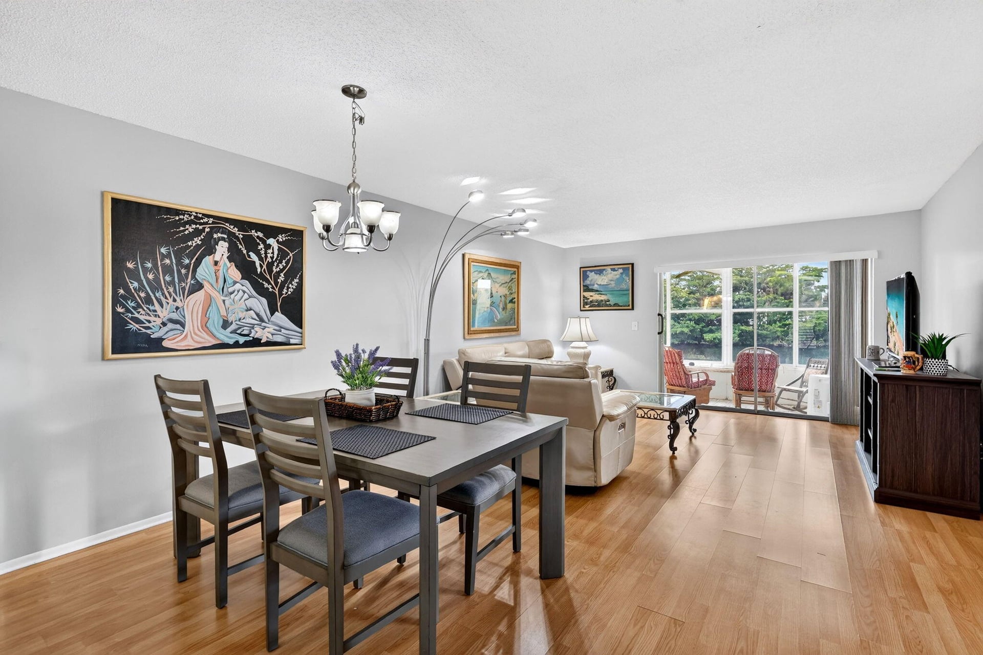 Residence photo 2