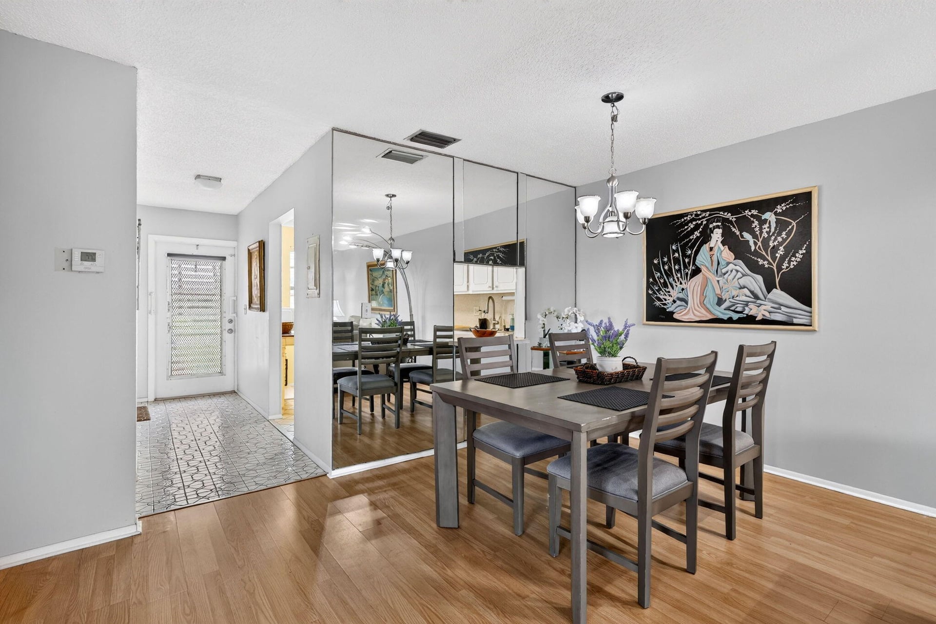 Residence photo 3