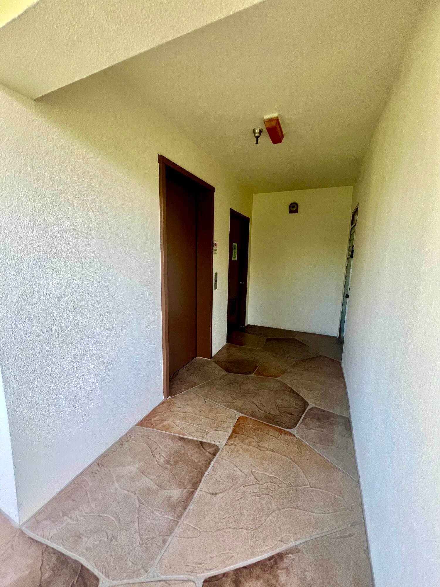 Residence photo 12