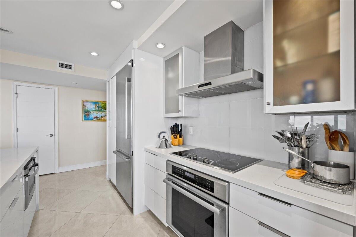 Martinique Singer Island Unit 2304 photo 4
