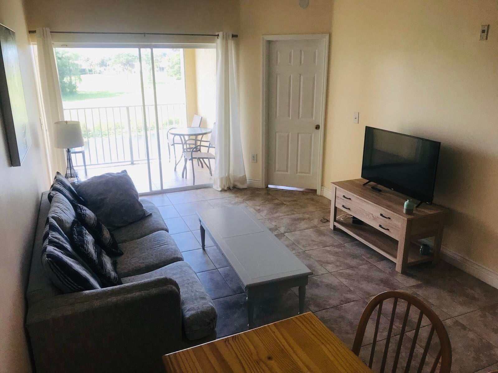  Unit 518 photo 5