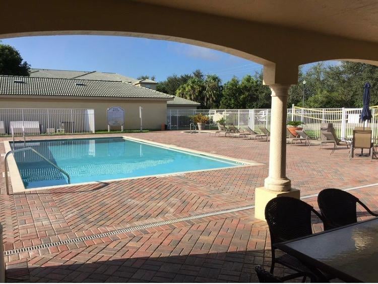  Unit 518 photo 14