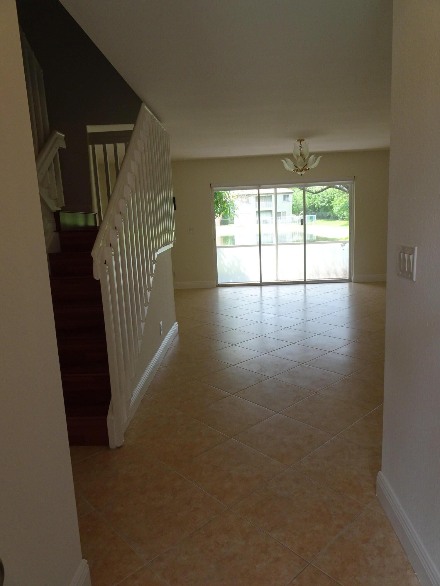  Residence photo 4