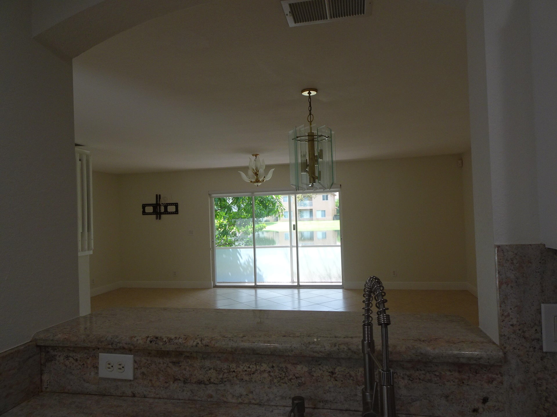  Residence photo 8