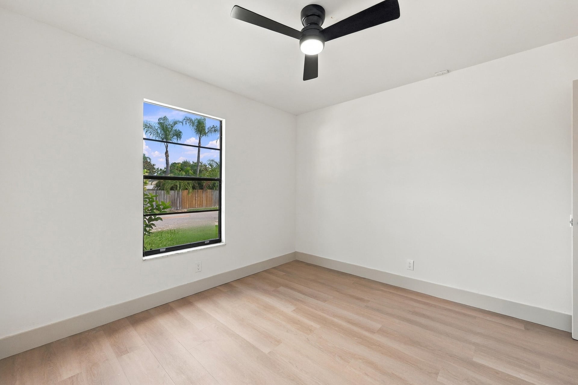  Residence photo 30